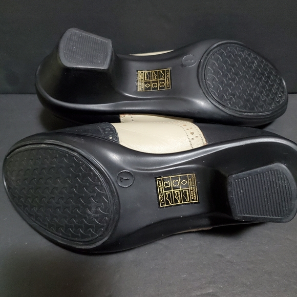 Womens Leather Shoes - Picture 3 of 8